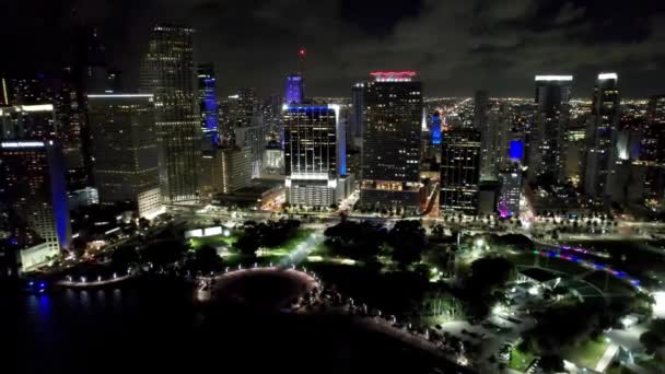 Маямі Скайлайн Вночі Повітряний Нічний Ландшафт Центрі Маямі Флорида Сша — стокове відео