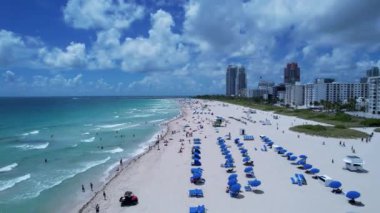 Miami Beach Florida 'da. Miami Beach Birleşik Devletleri. Florida Eyaletindeki Miami Beach sahil manzarası. Seyahat güzergahı. Tropik seyahat.