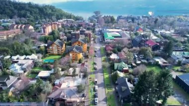 Pucon Şili. Şili Patagonya 'sı. Şili 'nin güneyindeki ünlü kırsal şehir Pucon. Seyahat yerleri. Tatiller seyahat eder. Şili Patagonya 'da Pucon Şili.
