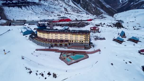 Panoramatický Výhled Středisko Lyžařského Střediska Zasněžených Andách Santiaga Chile Sněhová — Stock video