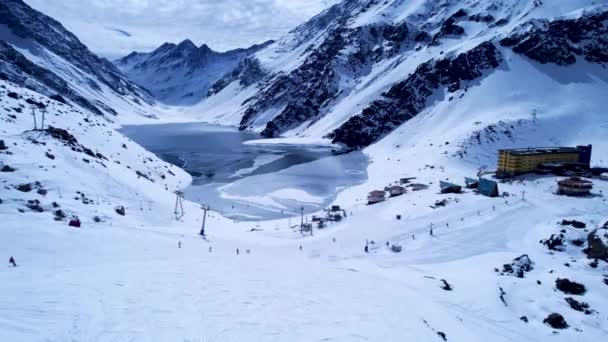 Onmetelijkheid Santiago Chili Skistation Centrum Sneeuwen Andes Mountains Buurt Van — Stockvideo