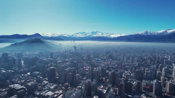 Santiago Şili Nin Dağları Yakınlarındaki Hava Manzarası Turistik Bir Dönüm — Stok video
