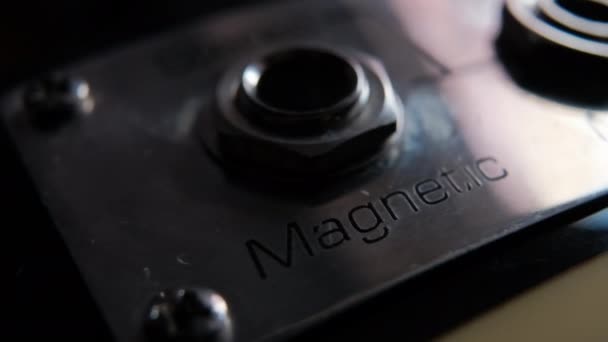 Prese magnetiche, nanoMag e stereo di uscita della chitarra elettrica classica — Video Stock