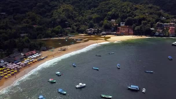 Schöne Luftaufnahme vom Strand von Puerto Vallarta — Stockvideo