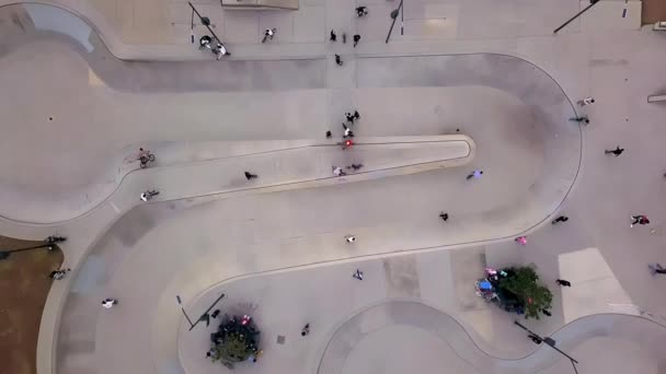 Luchtfoto van skatepark in San Juan de Aragon Forest in Mexico City — Stockvideo