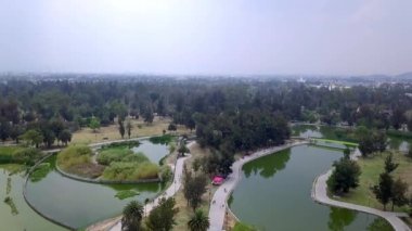 Mexico City 'deki San Juan de Aragon Ormanı' nın güzel hava manzarası