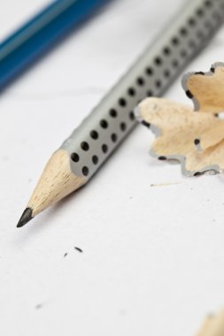 üstünde belgili tanımlık tepe-in çizim kalem keskin.