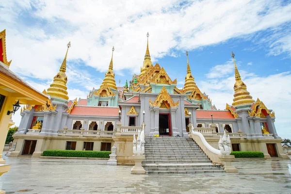 Сцени Відомої Ступи Phra Mahathat Chedi Phakdee Prakat Great Rattanakosin — стокове фото