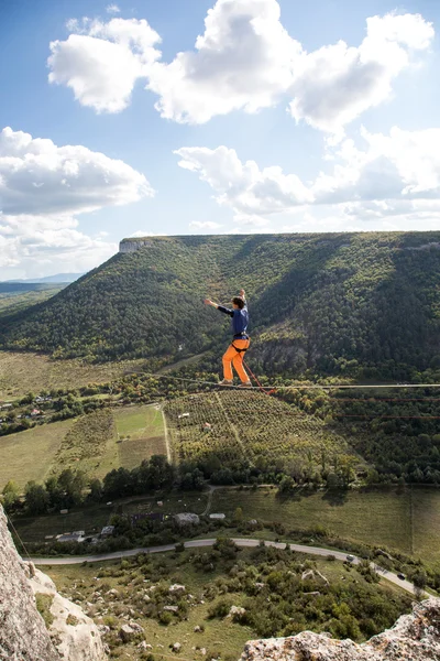 Człowiek na highline — Zdjęcie stockowe