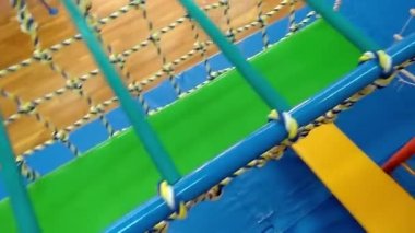 Büyük çocuk spor kompleksi. Yakın plan..