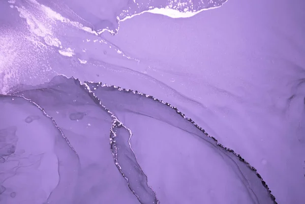 Пурпурные волны жидкой краски. Алкоголь роскоши — стоковое фото