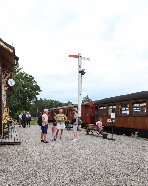 Dalhem Schweden Juli 2021 Touristen Oldtimer Bahnhof Gotlands Hesselby Dalhem Stockfoto