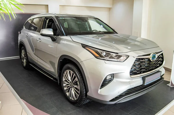 우크라이나 우즈호 2021 일본의 자동차 토요타 하이랜더 Toyota Highlander Suv 로열티 프리 스톡 사진