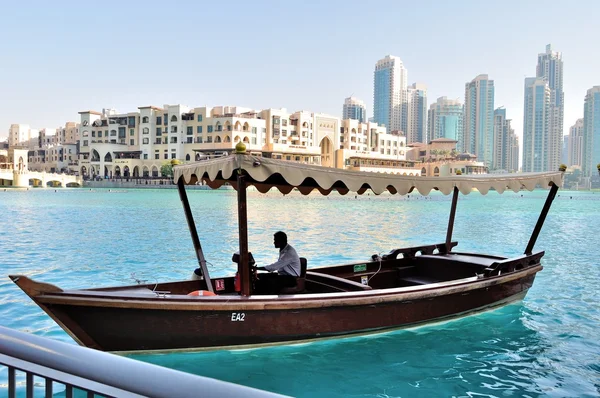 Ferryman in Dubai. — Stock Photo, Image