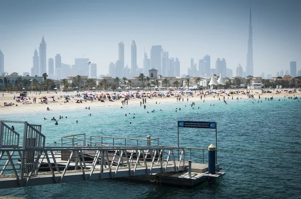 Golfo Pérsico y playa de Dubai, Emiratos Árabes Unidos — Foto de Stock