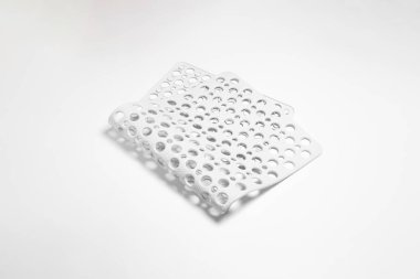 Plastik çekmeceler beyaz arka planda izole edilmiş. Yüksek çözünürlüklü fotoğraf..