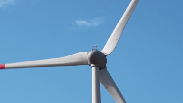 Zbliżenie turbiny wiatraków spiningowych — Wideo stockowe