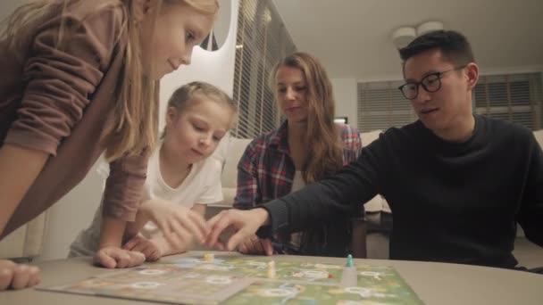 Family Playing A Board Game — Stock Video