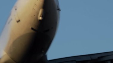 Yolcu uçak uçan yükü