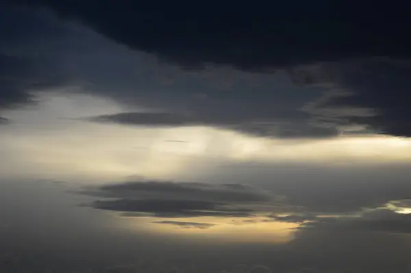 Puesta Sol Nubes Tormentosas —  Fotos de Stock