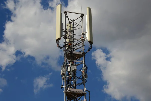 Telecommunication Antenna Mast Slightly Cloudy Background France — Foto Stock