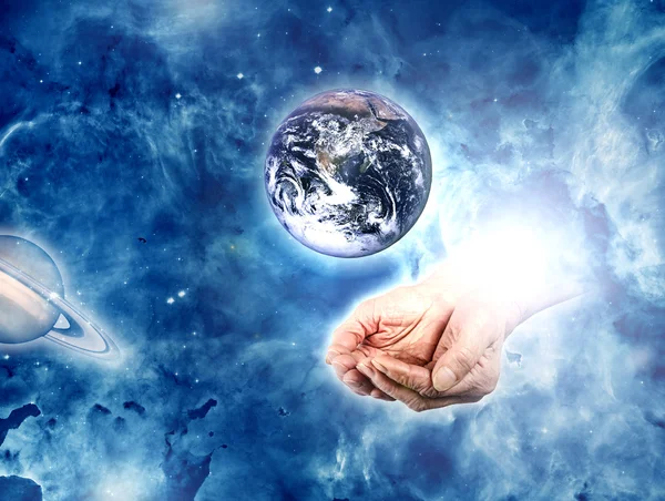 Earth in hands — Stock Photo, Image