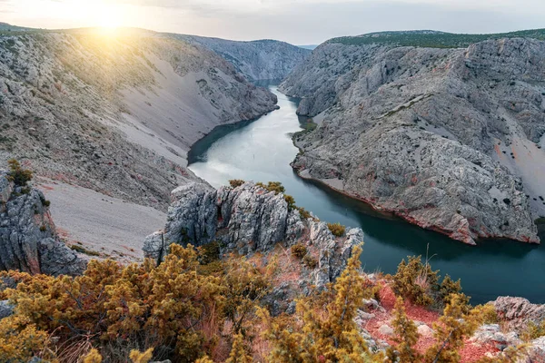 Zrmanja canyon bij zonsondergang, Kroatië — Stockfoto