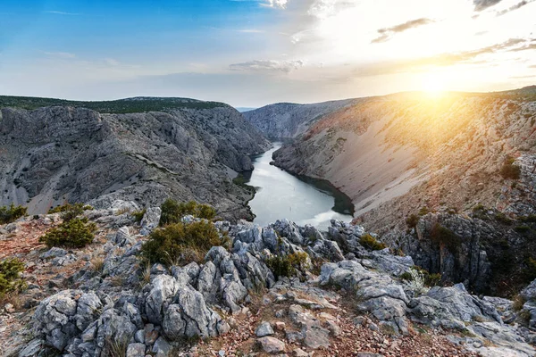 Hırvatistan 'ın Zrmanja kanyonu gün batımında — Stok fotoğraf