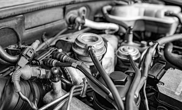 Auto motor tijdens reparatie. — Stockfoto