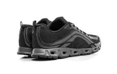 Siyah spor ayakkabı koşu ayakkabıları.