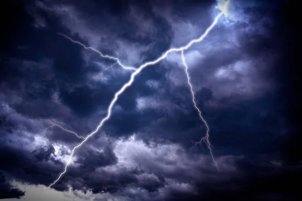 Lightning Strike Dark Cloudy Sky — Stock fotografie