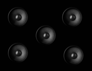 Siyah arkaplanda beş ses hoparlörü.