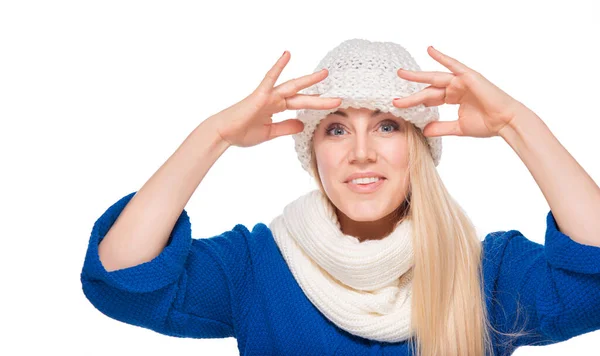 Jeune Femme Joyeuse Vêtements Hiver Sur Fond Blanc — Photo