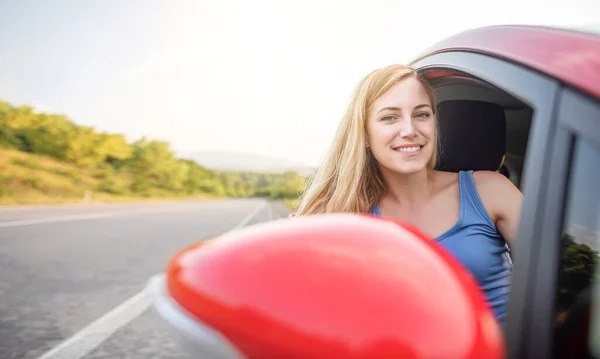 Beautiful Blonde Driving Car Road — Stok fotoğraf