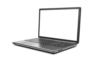 Boş ekranlı laptop beyaz arkaplanda izole edildi.