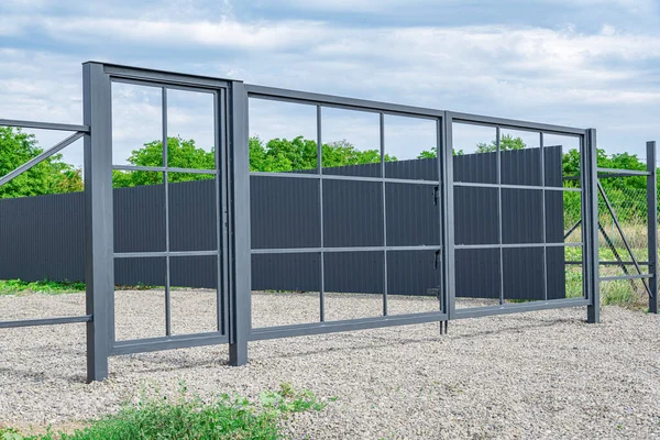 Installation Metal Gates Gate Profile Pipe Process Assembly Construction Site — Stockfoto