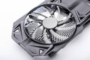 Bilgisayar oyun güçlü modern grafik kartında beyaz.