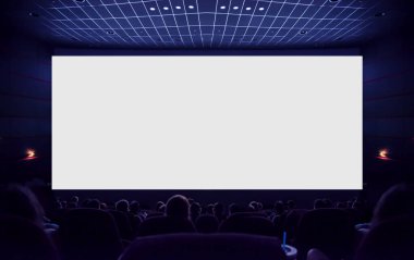 Sinema. Salonda seyirci siluetleri olan beyaz sinema ekranı..