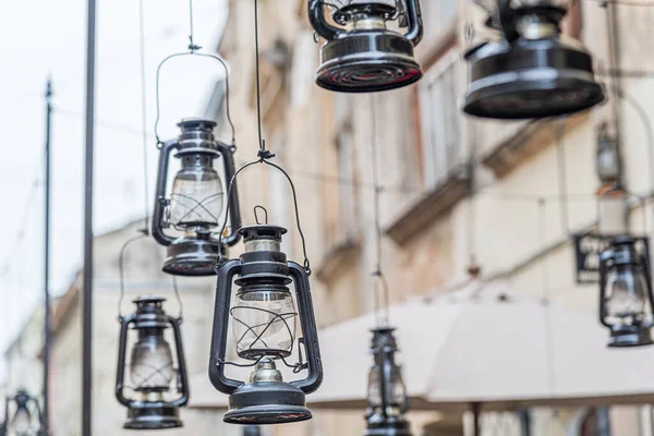 Petrolejové Lampy Jako Dekorace Městské Ulici — Stock fotografie