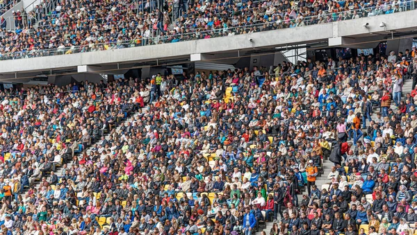 Lviv Ucraina Giugno 2015 Spettatori Sul Podio Dello Stadio Lviv — Foto Stock