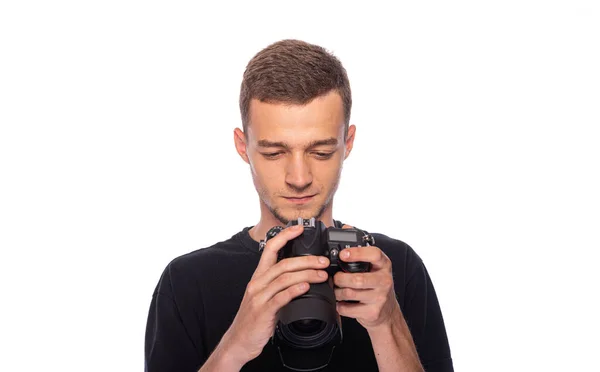 Hombre Joven Con Una Cámara Réflex Digital Sobre Fondo Blanco — Foto de Stock