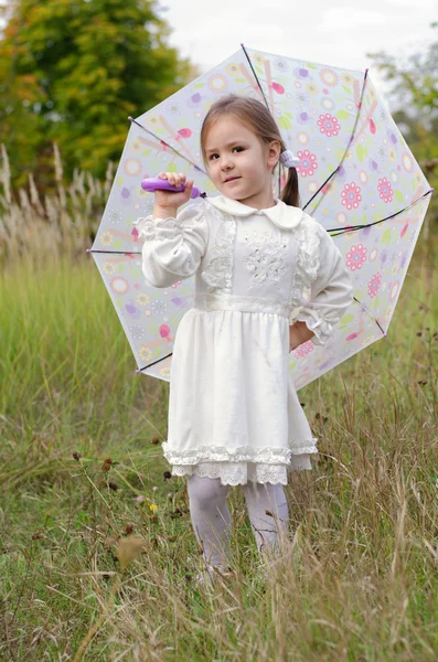 Fille avec parapluie — Photo