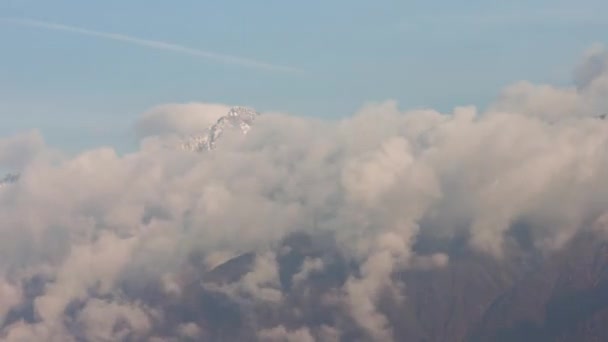 Zeitraffer Wolken Den Bergen Bergurlaub Sommertag — Stockvideo