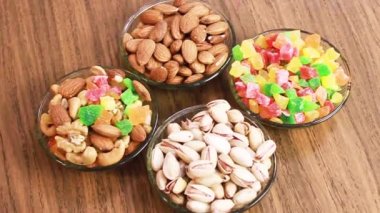 Cips, abur cubur ve kraker. Bira için atıştırmalık..