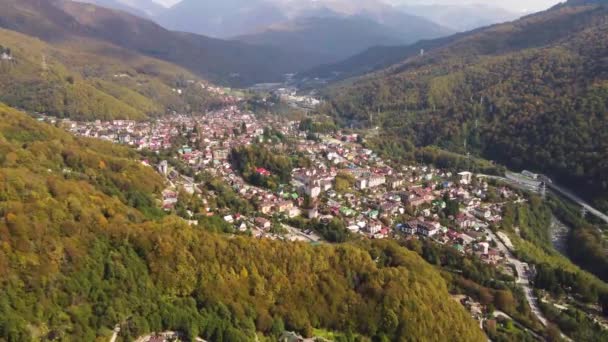 Vista Aerea Drone Insediamento Piedi Delle Montagne Parco Nazionale Naturale — Video Stock