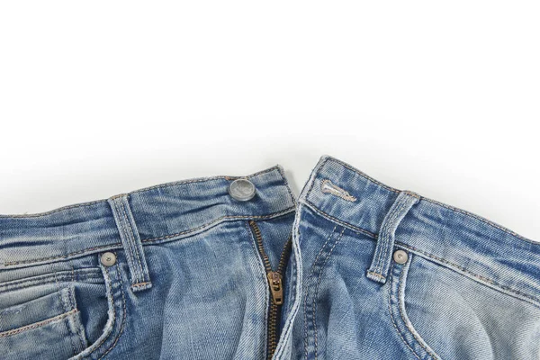 Blauwe Jeans Knoop Geïsoleerd Witte Achtergrond Gevouwen Trendy Stijlvolle Modieuze — Stockfoto