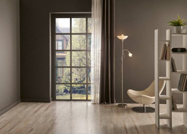 Gri duvar arkaplanı, pencere, vazosu bitki, sandalye, lamba dekoru olan beyaz kitaplık.