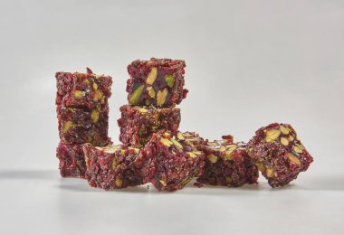 Beyaz arkaplanda Türk zevki izole edilmiş.