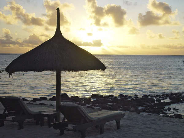 Coucher de soleil sur la plage, île Maurice Images De Stock Libres De Droits