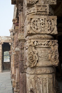 Colonnade quitab minar Tapınağı, delhi, India